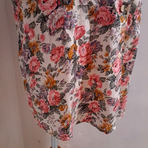 Dalia | Pink and Orange Floral Button Down Shirt with shoulder pads 100% silk - Picture 4 of 9